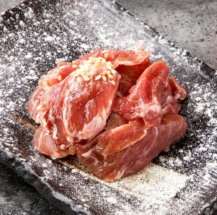 【冷凍】豬頰肉 / 手工修清切片 - 400g